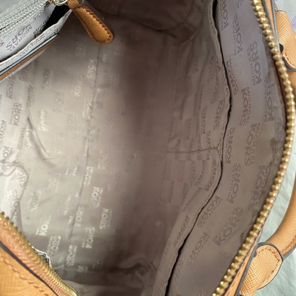 Michael Kors studded dome Satchel with matching wallet - Picture 9 of 9